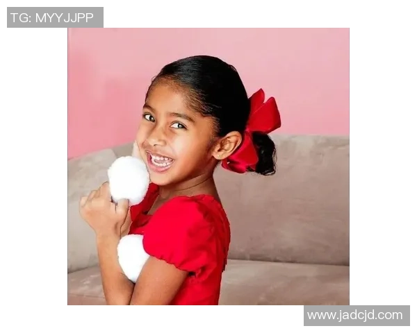 足球明星的8岁女儿展现惊人天赋引发媒体热议和粉丝关注 足球明星的8岁女儿展现惊人天赋引发媒体热议和粉丝关注