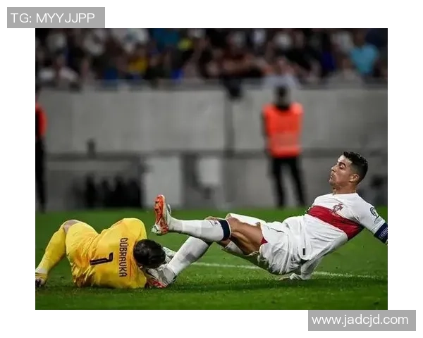 足球明星肘击事件引发热议视频曝光引发球迷和媒体广泛关注